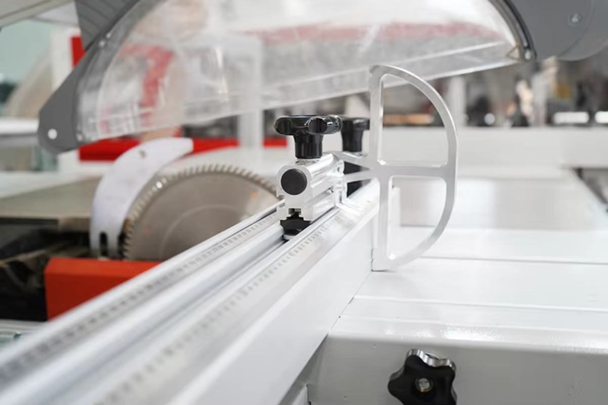 【specialized】SIGN Sliding Tabl - Woodworking Machinery recension och pris