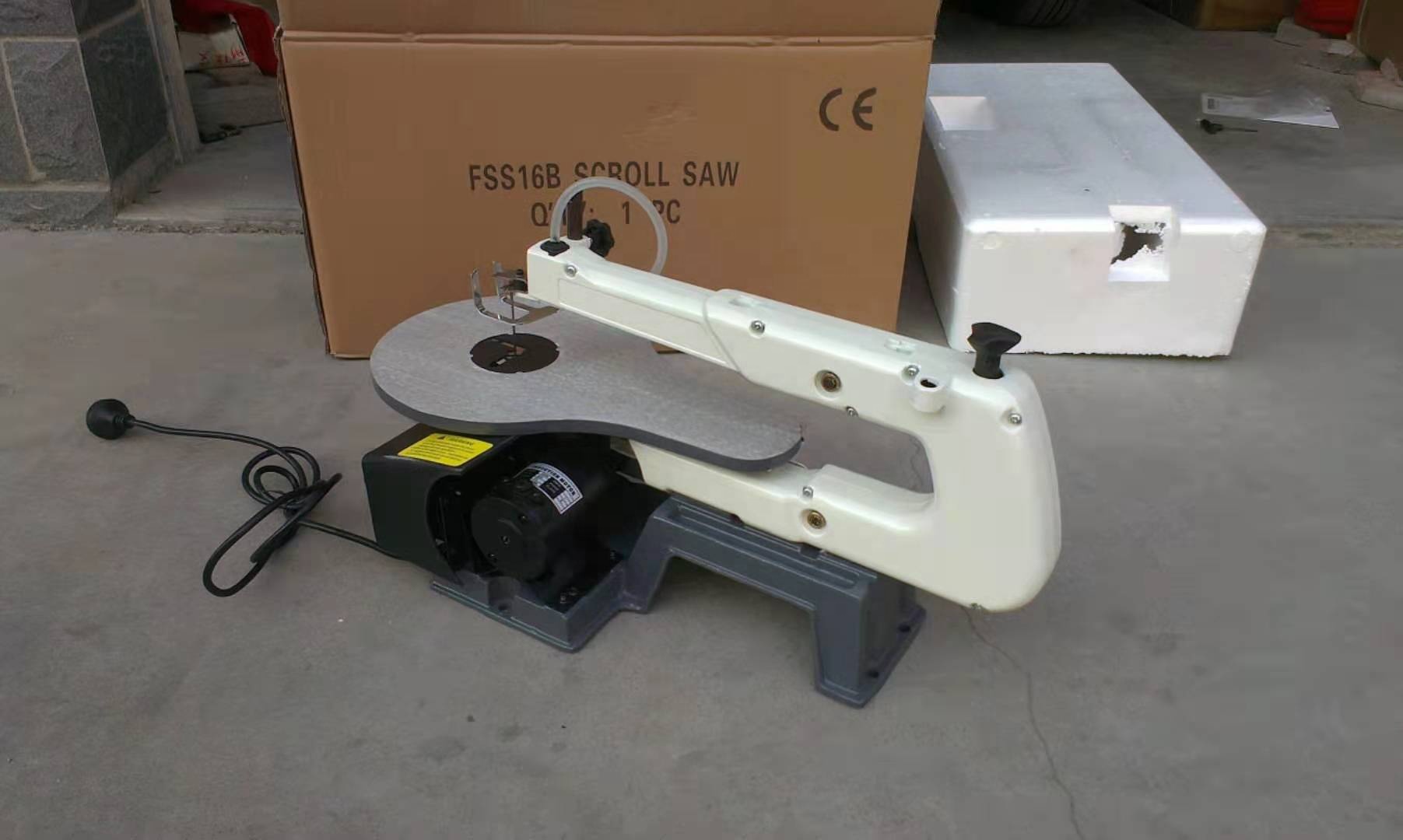 Wood Cutting Industrial Deskto - Woodworking Machinery recension och pris